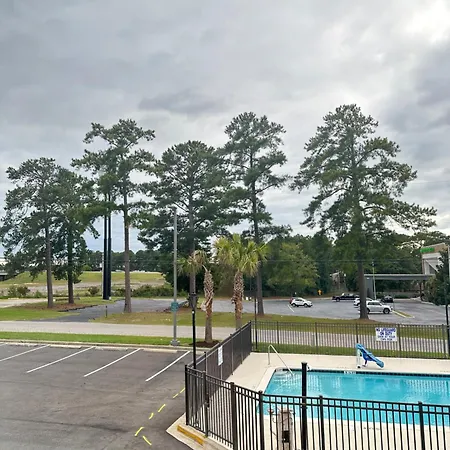 La Quinta Inn By Wyndham Columbia Ne Fort Jackson Exterior photo